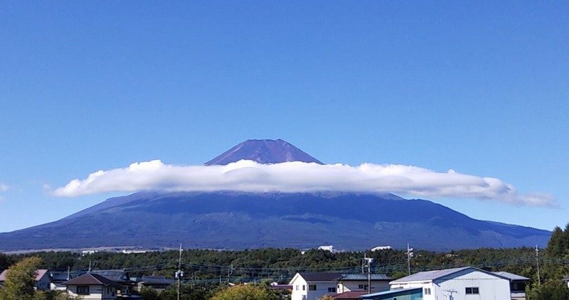 雲の浮き輪をした富士山（かいまき笠雲）。 | 旧ブログ｜フロンティア技研